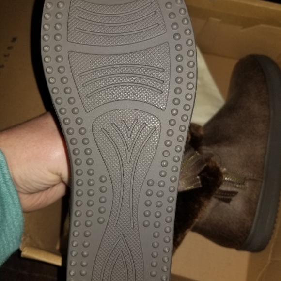 Boots - Picture 3 of 3